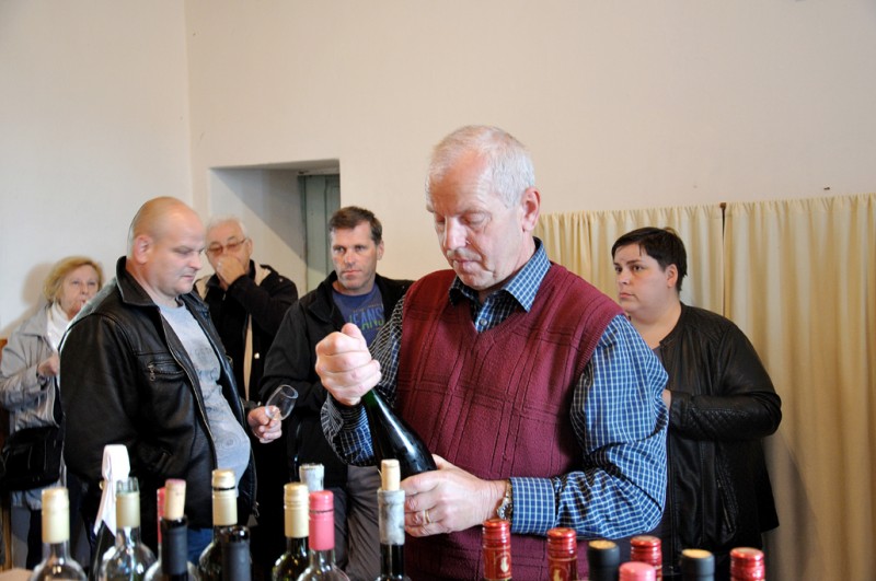 Jože Simončič nam je za pokušino odprl sedem različnih vin.